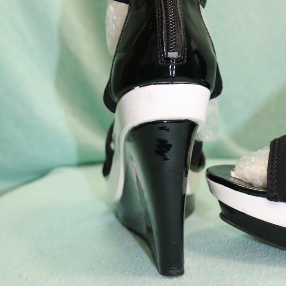 Simply Vera - Vera Wang Wedge Heels size 9 - Picture 5 of 15